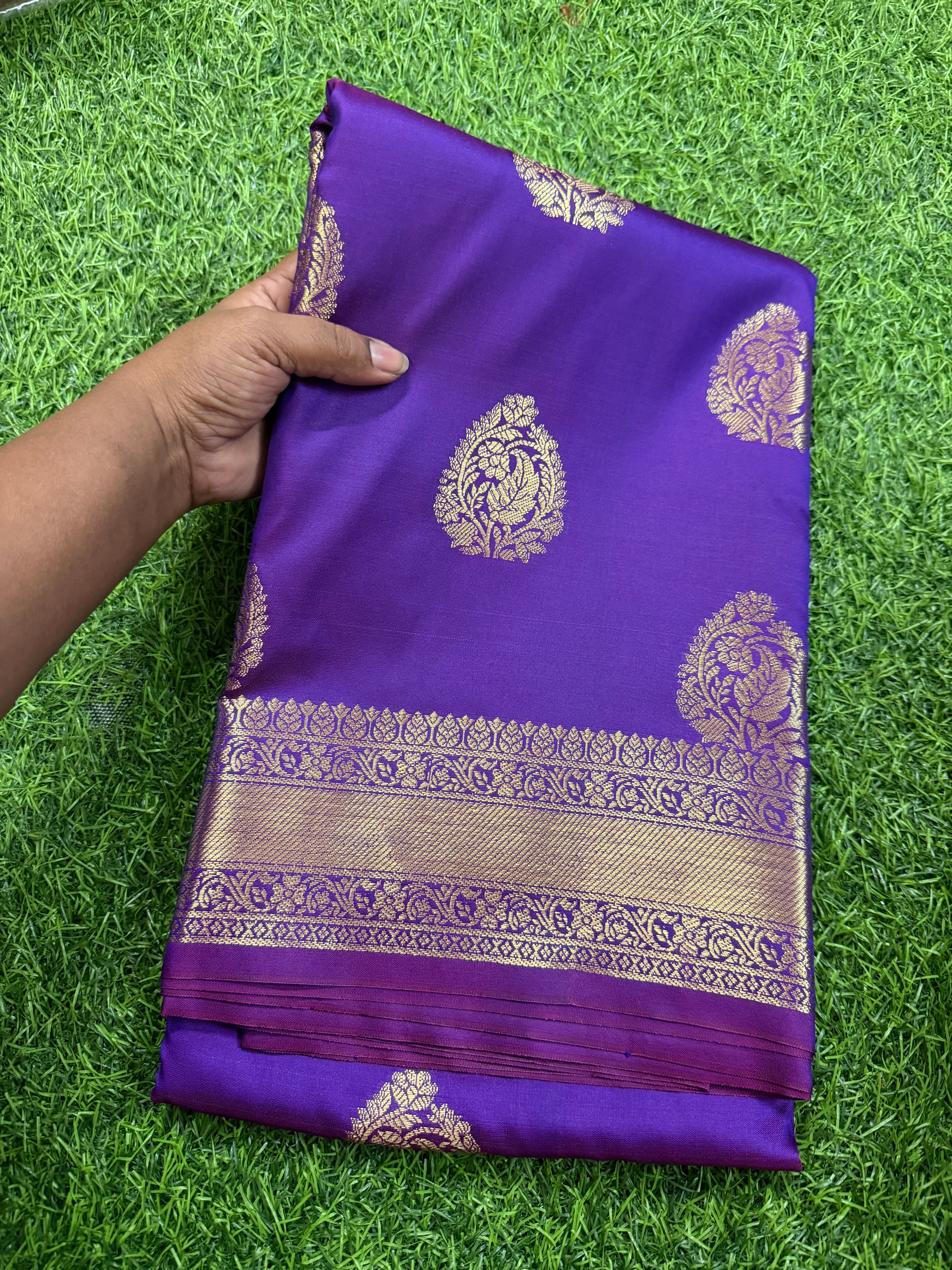 Flat 50 % offer saree